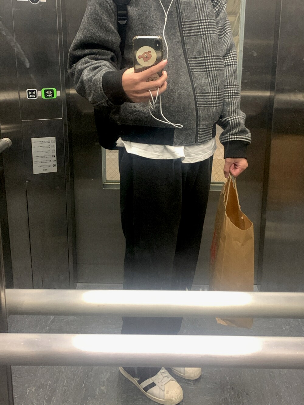 「ゆるコーデ、大学生、いいね、save、フォローお願いします🤑、オトナカジュアル、韓国ファッション、グレー、ootd、ZARA、adidas、ASCLO、LOOKNFIT」｜「adidasのスーパースター リコン [Superstar Recon] アディダスオリジナルス（スニーカー、ホワイト系）」を使った、とくんさん（メンズ・171cm）の冬コーディネートの1枚目の写真