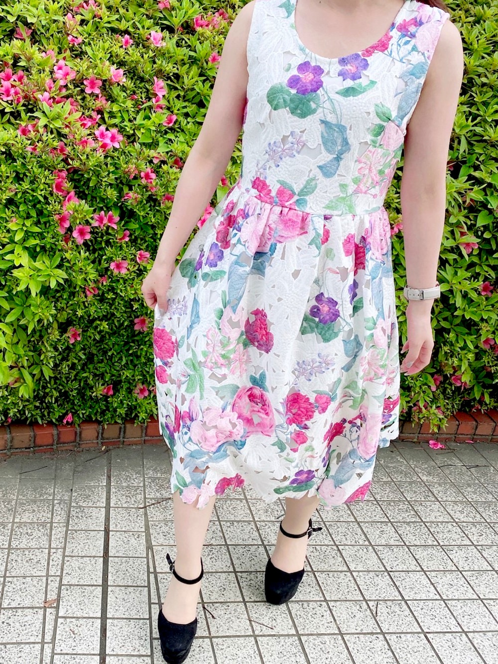 「初夏コーデ、春夏コーデ、オトナ女子、キレイめコーデ、低身長コーデ、スタッフコーデ、toccocloset、tocco」｜「tocco closetのフラワープリント×レースノースリーブワンピース（ワンピース、ピンク系）」を使った、tocco closet_JoinusYokohamaさん（レディース・148cm）の春コーディネートの1枚目の写真