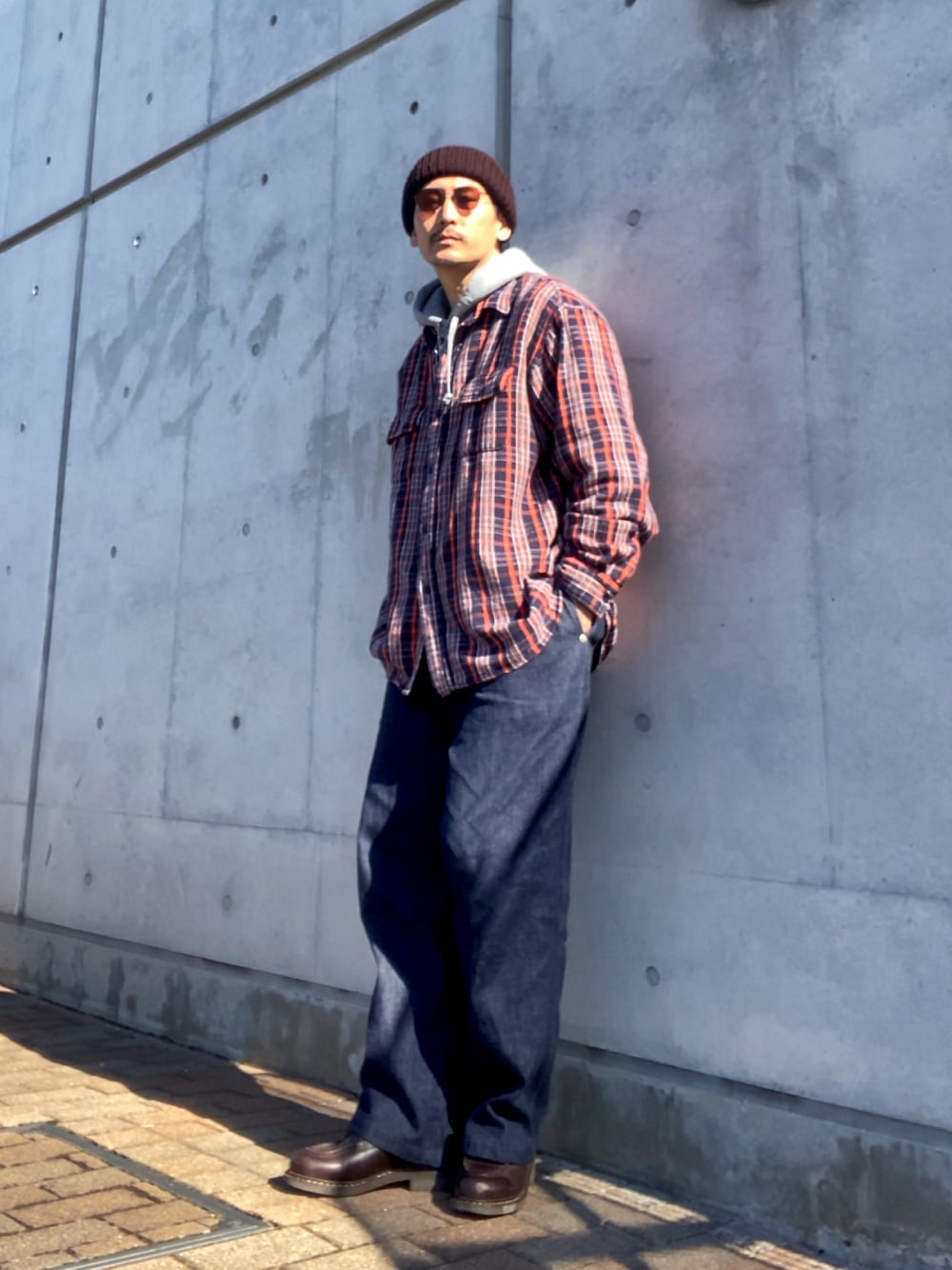 「ファッションを楽しもう、パーカー、チェックシャツ、レイヤードスタイル、古着MIX、UNUSED、Paraboot、大人カジュアル、秋冬コーデ、ニット帽、デニム、ビッグシルエット、お出かけコーデ、メンズカジュアル、秋コーデ」｜「UNUSEDのアイテム（シャツ/ブラウス、その他）」を使った、masaさん（メンズ・176cm）の秋コーディネートの1枚目の写真