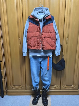 「アイテム（ダウンベスト、ブラウン系）」を使った、tomoさん（レディース・162cm）の秋コーディネート