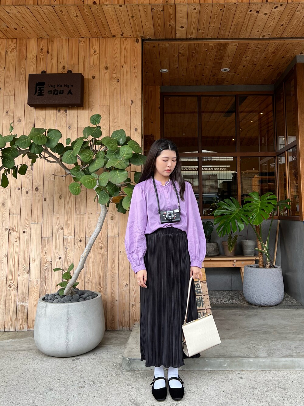 「UNIQLOのソフトコットンギャザーブラウス（7分袖）（シャツ/ブラウス、パープル系）」を使った、018さん（レディース・157cm）の冬コーディネートの1枚目の写真