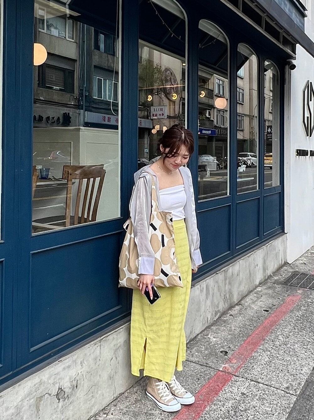 「marimekkoの【 marimekko / マリメッコ 】Pieni Unikko ファブリック トートバッグ（トートバッグ、ベージュ系）」を使った、018さん（レディース・157cm）の春コーディネートの1枚目の写真