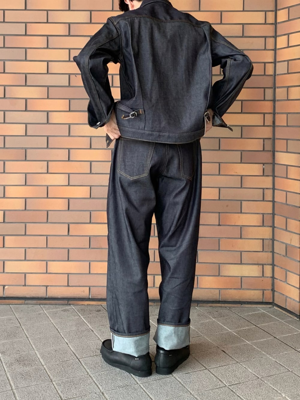 「休日スタイル、シンプル、秋のコーデ、オトナカジュアル、セットアップ、デニム」｜「URBAN RESEARCHのスーピマ DENIM ジャケット #BEN　by SHIOTA（デニムジャケット、ブルー系）」を使った、Ryoさん（メンズ・172cm）の秋コーディネートの1枚目の写真