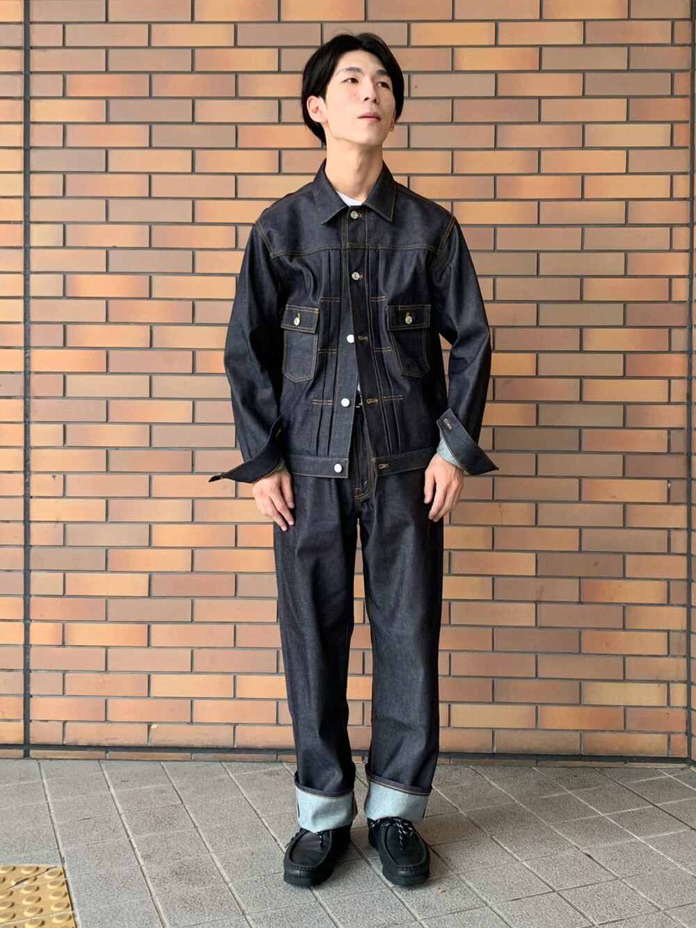 「デニム、休日スタイル、シンプル、秋のコーデ、オトナカジュアル、ootd、セットアップ」｜「URBAN RESEARCHのスーピマ DENIM ジャケット #BEN　by SHIOTA（デニムジャケット、ブルー系）」を使った、Ryoさん（メンズ・172cm）の秋コーディネートの1枚目の写真