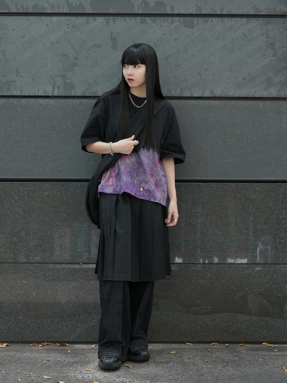 「CASPER JOHNの13oz Flare denim pants/13オンスフレアデニムパンツ（デニムパンツ、ブラック系）」を使った、sayacasperjohnさん（レディース・160cm）の夏コーディネートの1枚目の写真