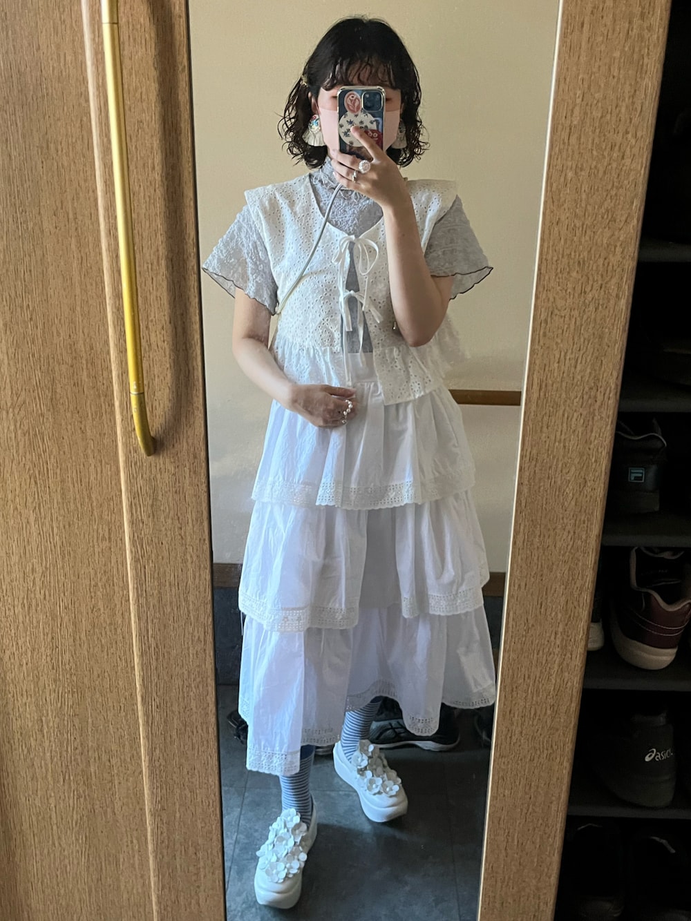 「夏コーデ、休日スタイル、シアーシャツ、ホワイトコーデ、poppy、poppy tokyo、poppycode」｜「POPPYのアイテム（スカート、ホワイト系）」を使った、maikaさん（レディース・155cm）の夏コーディネートの1枚目の写真