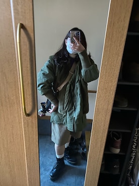 「アイテム（ミリタリージャケット）」を使った、maikaさん（レディース・155cm）の冬コーディネート