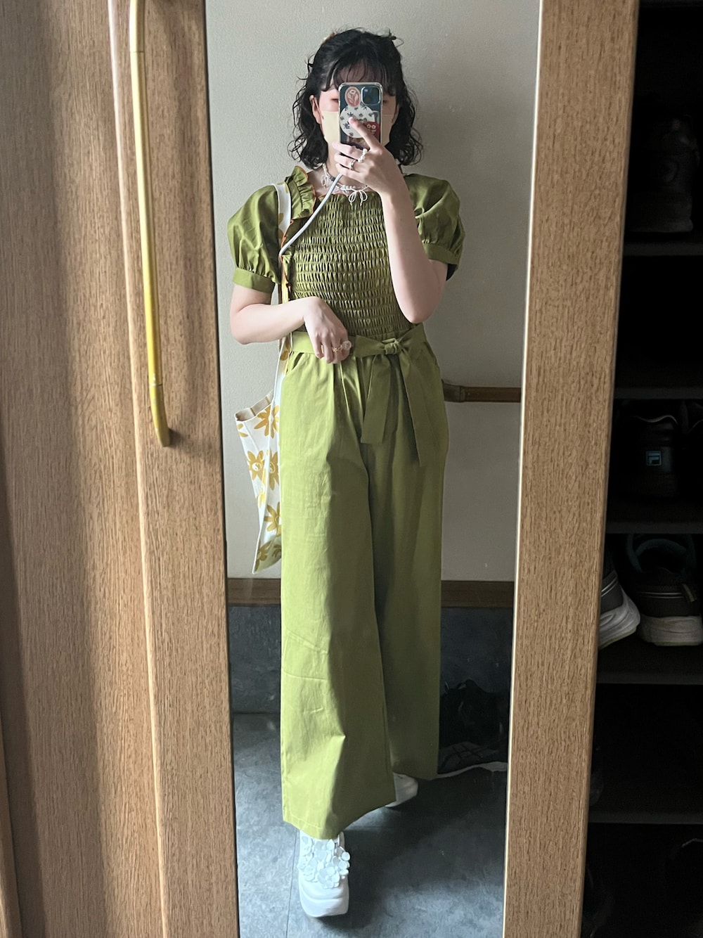 「パンツスタイル、夏コーデ、大人かわいい、ロンパース、グリーン、差し色、poppy、poppy tokyo、poppycode、原宿」｜「POPPYのアイテム（つなぎ/オールインワン、グリーン系）」を使った、maikaさん（レディース・155cm）の夏コーディネートの1枚目の写真