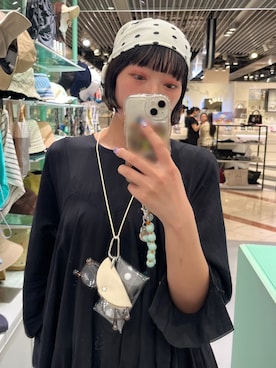 「SMELLY（スメリー）のアソートビッグスカーフ（バンダナ/スカーフ、ホワイト系）」を使った、藤井さん。さん（レディース・164cm）の夏コーディネート
