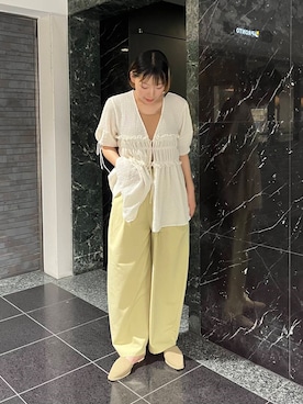 「アイテム（タンクトップ、イエロー系）」を使った、藤井さん。さん（レディース・164cm）の夏コーディネート