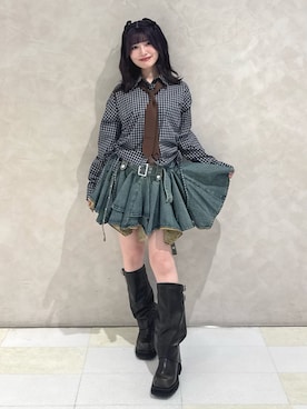 「アイテム（デニムスカート）」を使った、SAKURAKOさん（レディース・161cm）の秋コーディネート