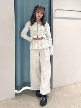 「jouetie（ジュエティ）のギャザージップフーディ【セットアップ対応】（その他トップス、ホワイト系）」を使った、SAKURAKOさん（レディース・161cm）の春コーディネート