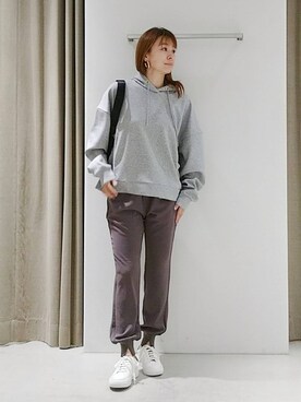 「アイテム（ボディバッグ/ウエストポーチ、ブラウン系）」を使った、yoshikuttya0213さん（レディース・164cm）の冬コーディネート