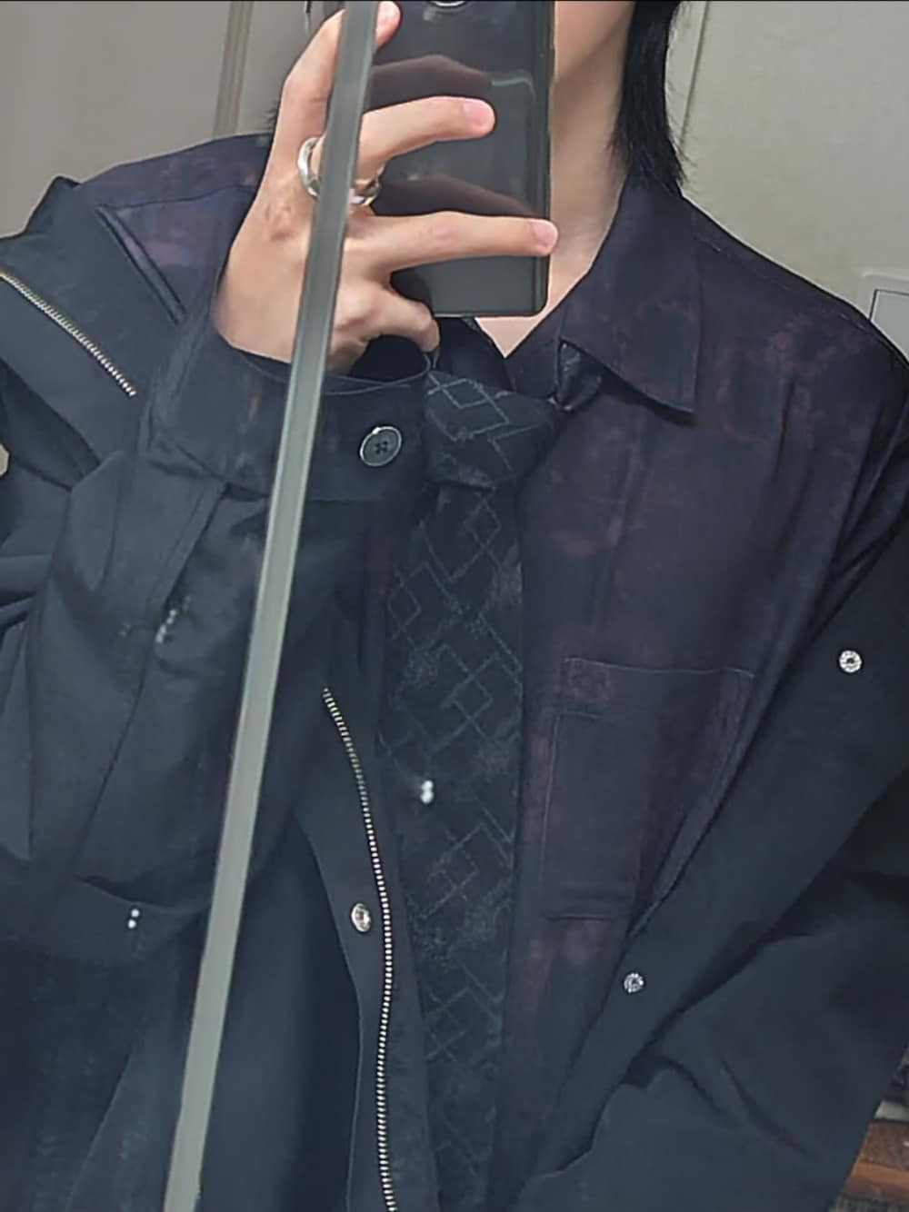 「春コーデ、ADRER、ADRERコーデ、春のおしゃ見えテクニック」｜「ADRERのsilk jacquard necktie/シルクジャガードネクタイ（ネクタイ、ブラック系）」を使った、oito_0224さん（メンズ・164cm）の春コーディネートの1枚目の写真
