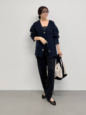 「BABYLONE（バビロン）のVネックチャームカーディガン（カーディガン/ボレロ、ブルー系）」を使った、namikaさん（レディース・158cm）の秋コーディネート