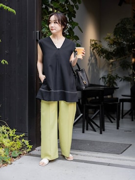 「AULENTTI（オウレンティ）の【AULENTTI】チャームショルダーBAG（ショルダーバッグ、ブラック系）」を使った、namikaさん（レディース・158cm）の春コーディネート