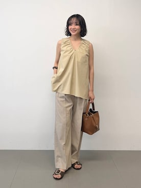 「AULENTTI（オウレンティ）の【AULENTTI】チャームショルダーBAG（ショルダーバッグ、ブラウン系）」を使った、namikaさん（レディース・158cm）の春コーディネート