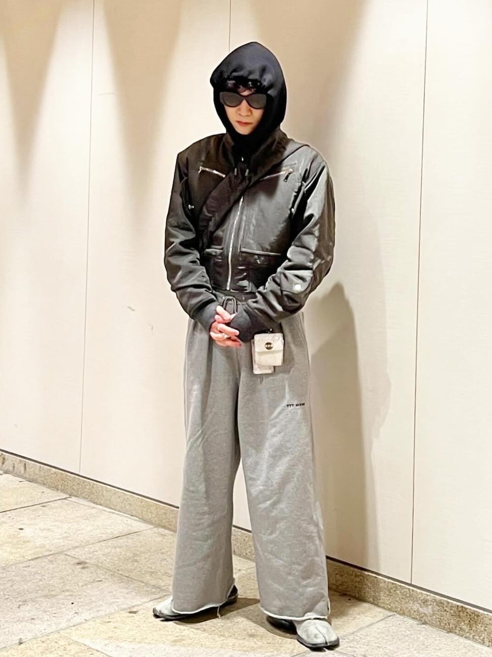 TTT MSWのスウェットパンツを使った人気ファッション