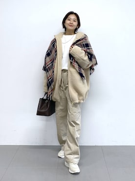 「アイテム（ストール/ショール）」を使った、OKAWAさん（レディース・161cm・30代）の冬コーディネート