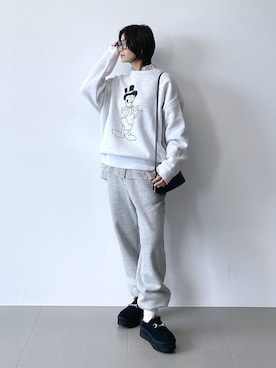 「アイテム（スリッポン）」を使った、OKAWAさん（レディース・161cm）の秋コーディネート