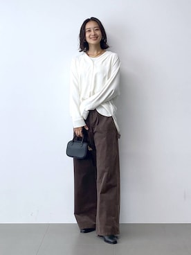 「アイテム（チノパンツ）」を使った、OKAWAさん（レディース・161cm・20代）の秋コーディネート