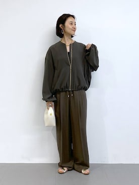 「アイテム（ブルゾン、グレー系）」を使った、OKAWAさん（レディース・161cm）の夏コーディネート