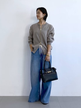 「アイテム（バングル/リストバンド）」を使った、OKAWAさん（レディース・161cm）の秋コーディネート