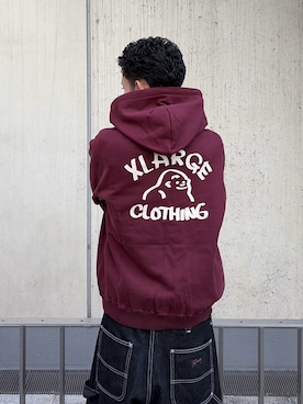 「XLARGE（エクストララージ）のDRAWING OG ZIP HOODED SWEATSHIRT（パーカー、レッド系）」を使った、香村大貴さん（メンズ・165cm）の秋コーディネート