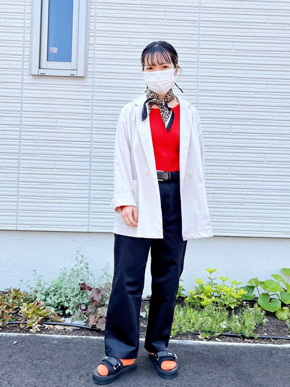 「低身長、低身長女子、低身長コーデ、おチビコーデ、おちびさん、148cm、Dickies、ディッキーズ(Dickies)、nano・universe、スイコック、サンダル、ジャケットスタイル、ジャケット、ジャケットコーデ、きれいめカジュアル」｜「Dickiesのアイテム（チノパンツ、ブラック系）」を使った、yukachin0204さん（レディース・148cm）の春コーディネートの1枚目の写真