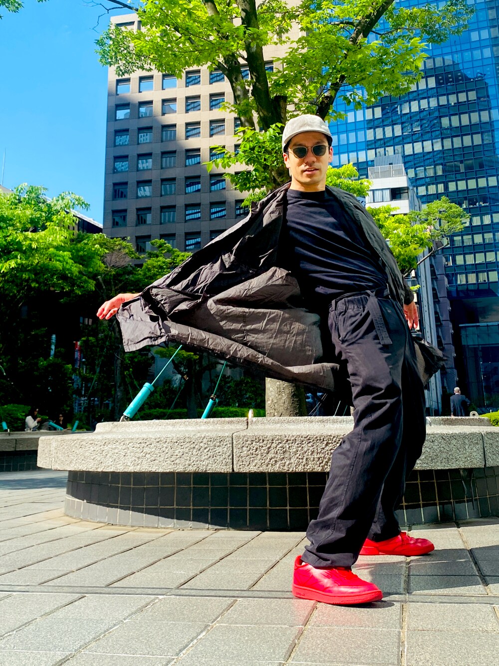 「N.HOOLYWOODのアイテム（その他アウター、グレー系）」を使った、さとしさん（メンズ・178cm）の冬コーディネートの1枚目の写真