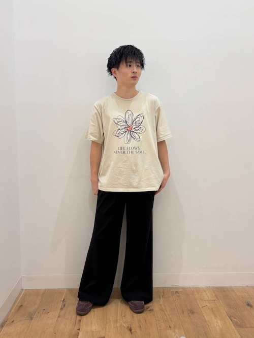 フラワーアートグラフィックショートスリーブTシャツ