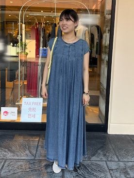 「Jena espace merveilleux(ジェナ エスパスメルヴェイユ)のテンセルフレンチワンピ(ワンピース、ブルー系)」を使った、うたさん(レディース・158cm)の夏コーディネート