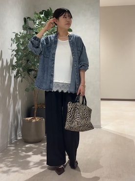 「Jena espace merveilleux(ジェナ エスパスメルヴェイユ)のギャザーデニムシャツ(シャツ/ブラウス、ブルー系)」を使った、うたさん(レディース・158cm)の秋コーディネート
