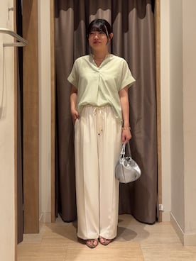 「Jena espace merveilleux(ジェナ エスパスメルヴェイユ)のフロントタックシアーブラウス(シャツ/ブラウス、グリーン系)」を使った、うたさん(レディース・158cm)の夏コーディネート