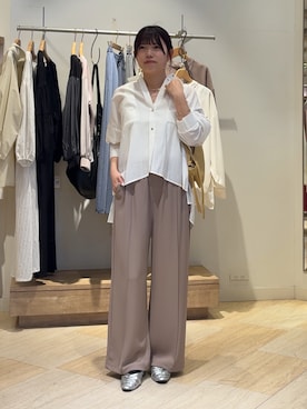 「Jena espace merveilleux（ジェナ　エスパスメルヴェイユ）の【ドライタッチ/通気性◎】バックシャーリングシャツ（シャツ/ブラウス、ホワイト系）」を使った、うたさん（レディース・158cm）の春コーディネート