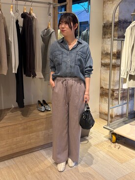 「Jena espace merveilleux（ジェナ　エスパスメルヴェイユ）の【待望のサイズ展開！シリーズ累計販売枚数1万枚突破！】テンセルデニムシャツ（シャツ/ブラウス、ブルー系）」を使った、うたさん（レディース・158cm）の春コーディネート