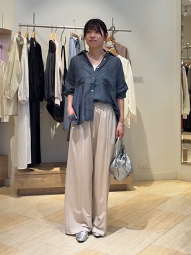 「Jena espace merveilleux（ジェナ　エスパスメルヴェイユ）の【程よい抜け感】シアーデニムシャツ（シャツ/ブラウス、ブルー系）」を使った、うたさん（レディース・158cm）の春コーディネート