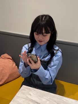 「アイテム（スマホケース/カバー）」を使った、椿井紗代さん（レディース・158cm）の秋コーディネート