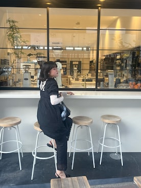 「アイテム（PC・スマホグッズ/家電）」を使った、椿井紗代さん（レディース・158cm）の秋コーディネート