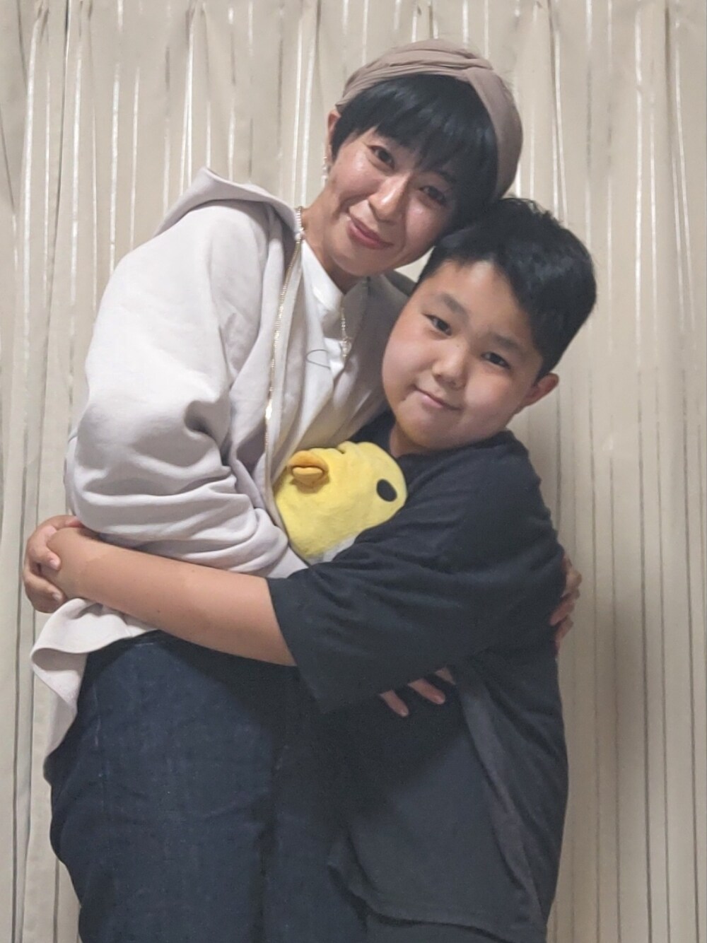 「ハグフェス、親子、きれいめカジュアル、Tシャツ、パーカー、フリル、カチューシャ、キッズコーデ」｜「ぴよ🐣のアイテム（フィギュア、イエロー系）」を使った、kaoru0922さん（レディース・156cm）の春コーディネートの1枚目の写真