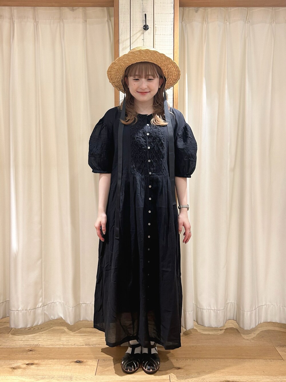 「Samansa Mos2、SM2、TSUHARU by Samansa Mos2、ツハル、ワンピース、カンカン帽」｜「Samansa Mos2の【UVカット/消臭効果】なみなみカンカン帽（ハット、ブラック系）」を使った、あぶさん（レディース・152cm）の春コーディネートの1枚目の写真