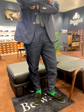 「Berwick1707（バーウィック）のアイテム（ローファー、ブラック系）」を使った、kawacknuck4421さん（メンズ・177cm）の春コーディネート
