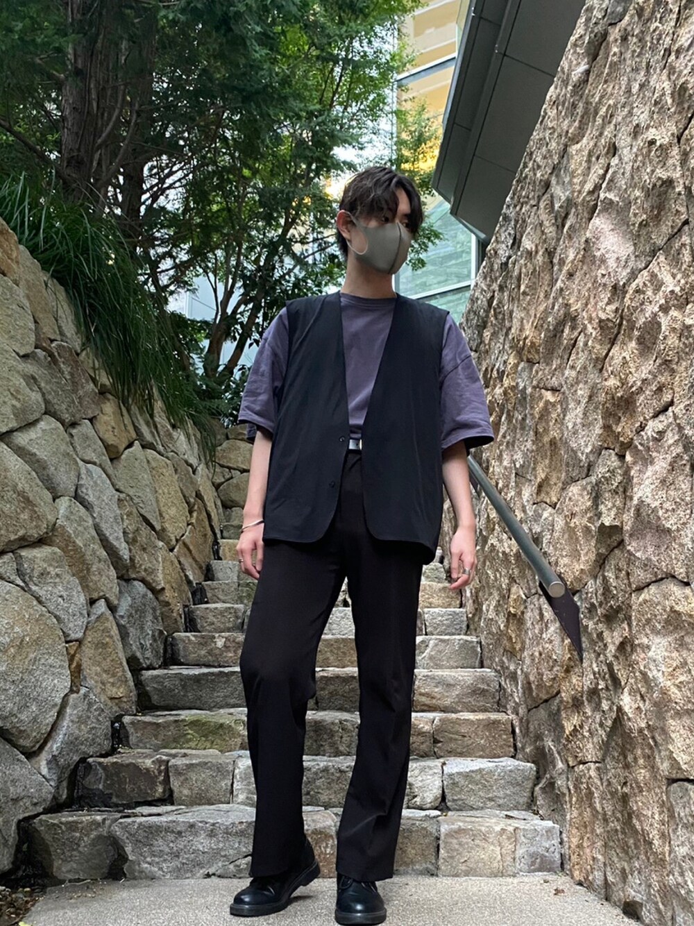 「カジュアルコーデ、秋のコーデ、シンプルコーデ、Tシャツ、おしゃれさんと繋がりたい、秋服、スラックス、いいね、save、フォローお願いします🤑、相互フォロー、相互フォローしましょう！、相互フォロー歓迎」｜「WEGOのWEGO/3ホールシューズ（ドレスシューズ、ブラック系）」を使った、kocoinsさん（メンズ・178cm）の秋コーディネートの1枚目の写真