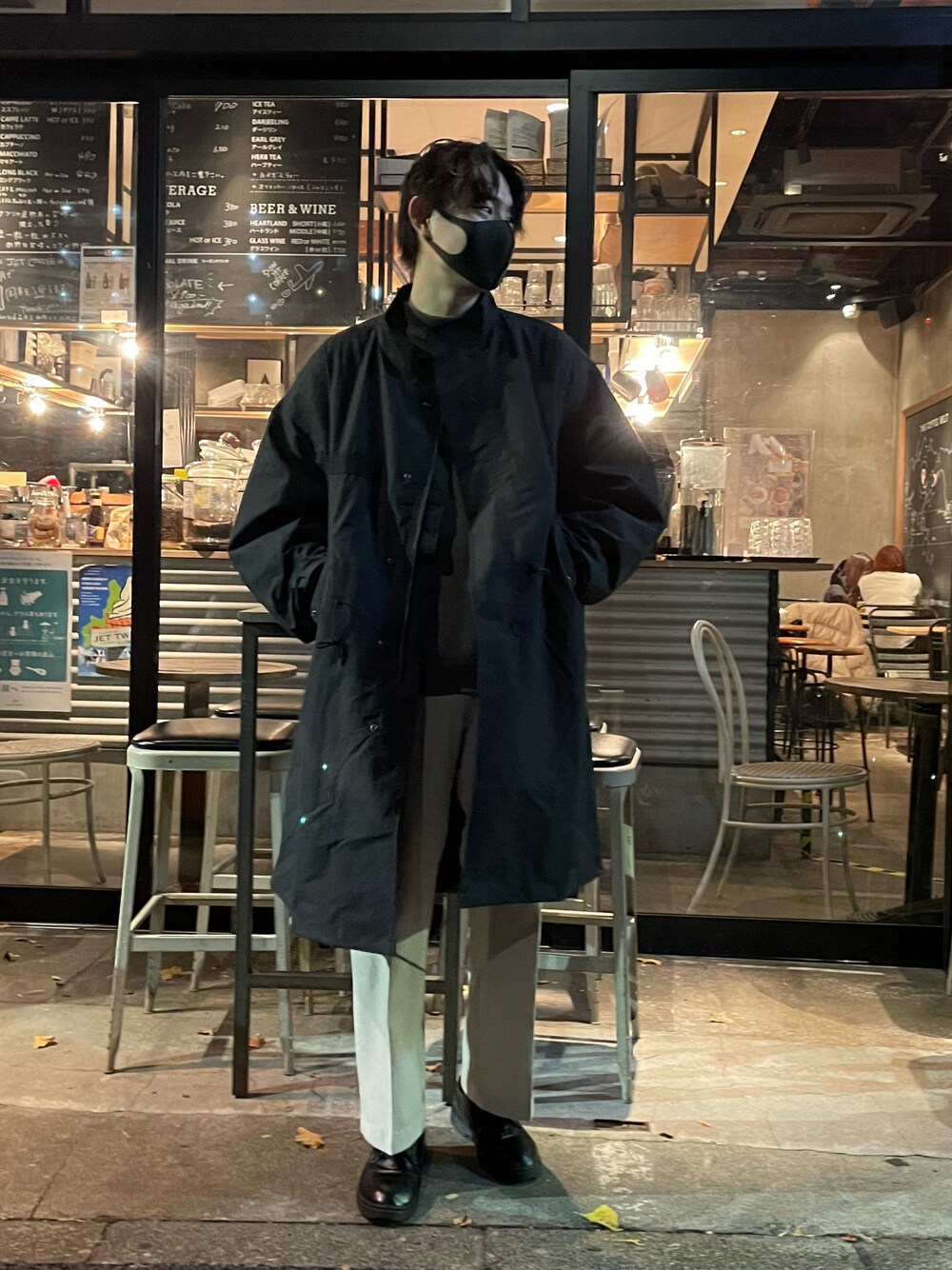 「シンプル、オーバーサイズ、冬アウター、休日スタイル、黒、おしゃれさんと繋がりたい、大人カジュアル、いいね、save、フォローお願いします🤑、ブラック、ミリタリー、ミリタリーコート、モッズコート、白パンツ、FREAK’Ｓ STORE、dmens」｜「FREAK'S STOREのWEB限定 ビッグシルエット M-65 ライナーセットモッズコート/コート＆キルティングライナーセット/2枚セット/3WAY（モッズコート、ブラック系）」を使った、kocoinsさん（メンズ・178cm）の冬コーディネートの1枚目の写真