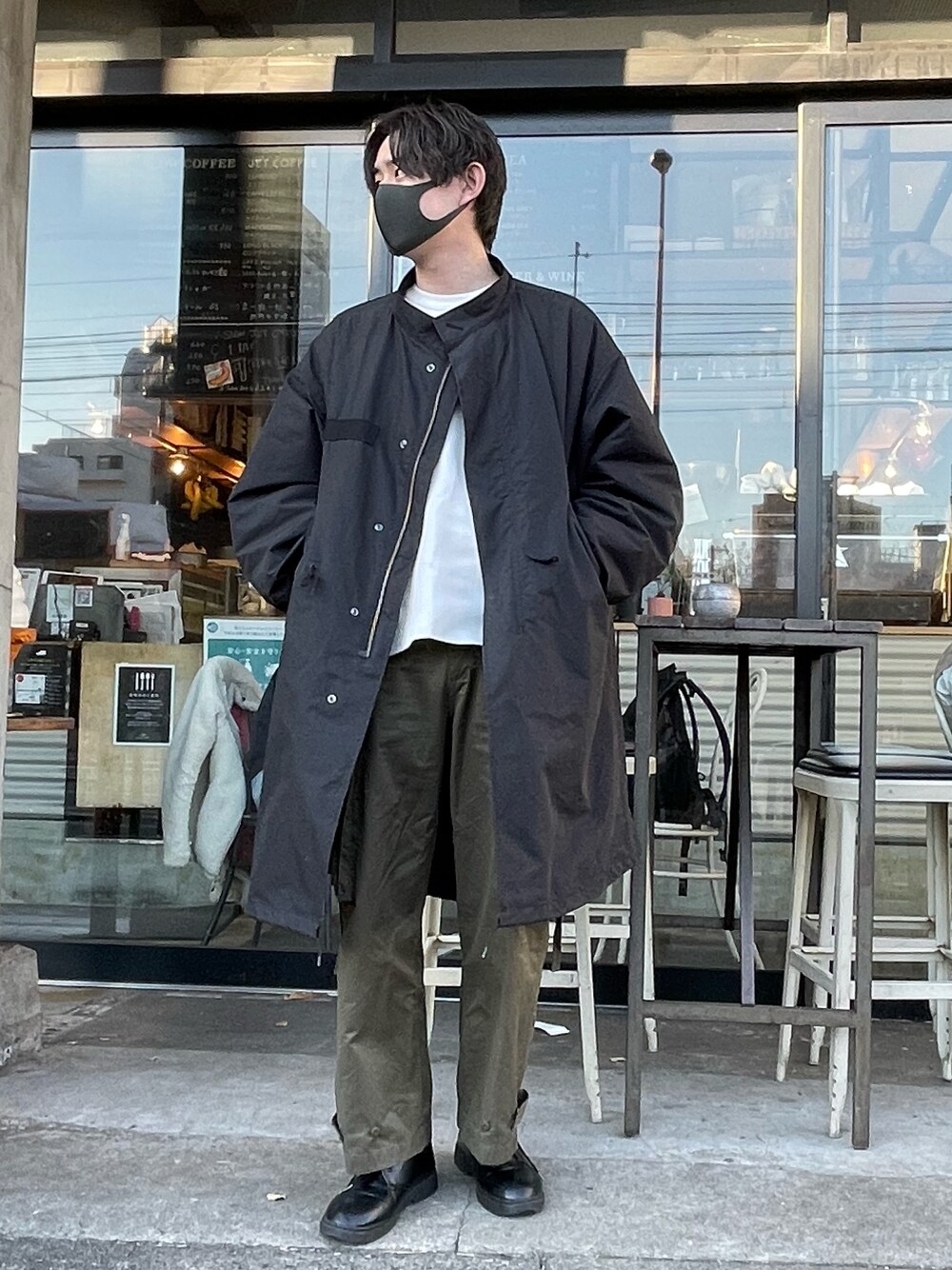「オトナカジュアル、シンプル、大人コーデ、いいね、save、フォローお願いします🤑、おしゃれさんと繋がりたい、冬のコーデ、カーゴパンツ、m47、ミリタリー、ミリタリーコーデ、ミリタリージャケット、カーゴパンツコーデ、冬コーデ、グリーン」｜「FREAK'S STOREのWEB限定 ビッグシルエット M-65 ライナーセットモッズコート/コート＆キルティングライナーセット/2枚セット/3WAY（モッズコート、ブラック系）」を使った、kocoinsさん（メンズ・178cm）の冬コーディネートの1枚目の写真