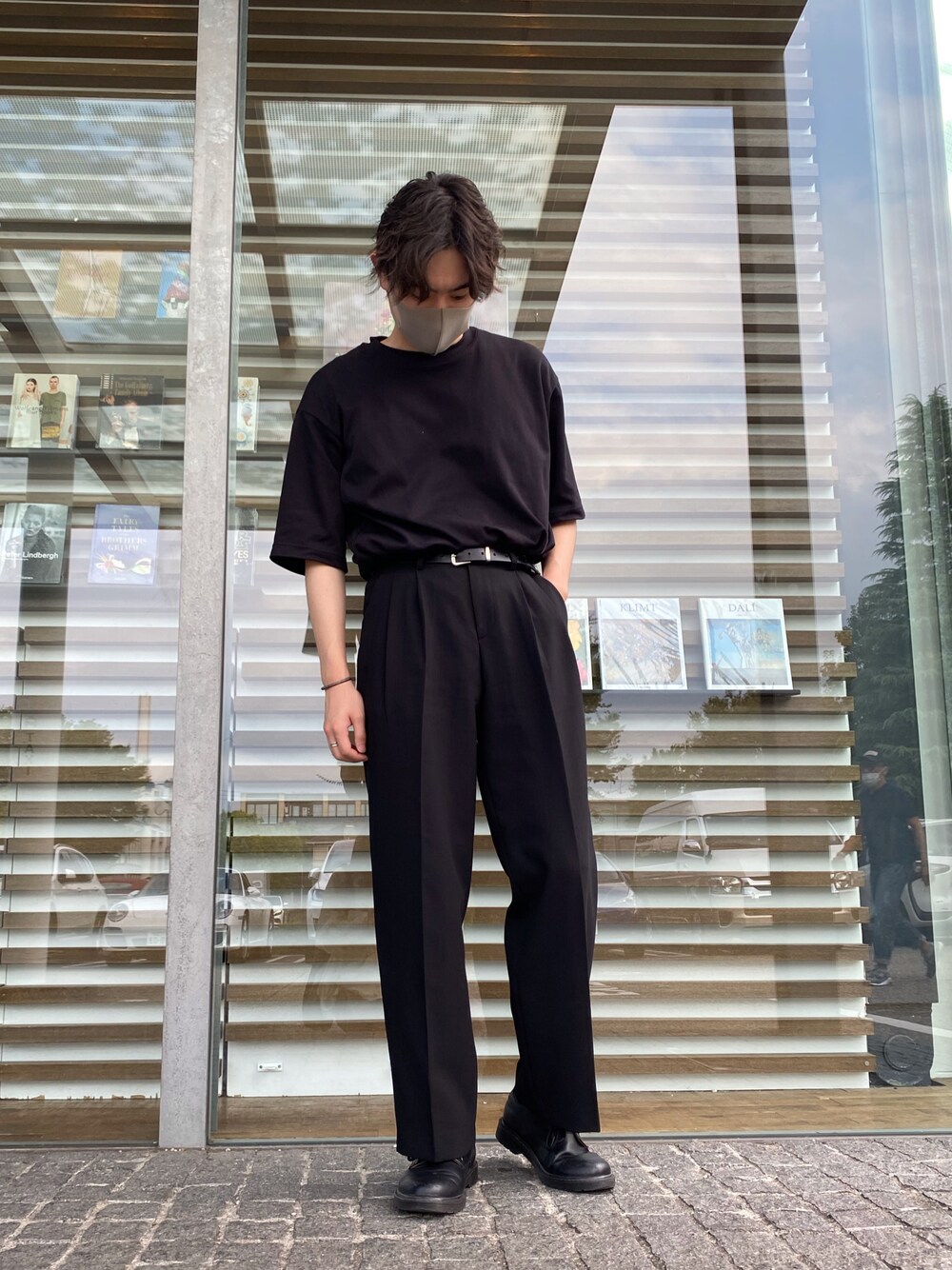 「シンプル、夏、おしゃれさんと繋がりたい、大人カジュアル、秋のコーデ、相互フォロー、相互フォローしましょう！、いいね、save、フォローお願いします🤑」｜「UNIQLOのアイテム（Tシャツ/カットソー、ブラック系）」を使った、kocoinsさん（メンズ・178cm）の夏コーディネートの1枚目の写真