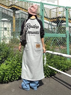 「アイテム（ニットキャップ/ビーニー、ピンク系）」を使った、RODEOCROWNSWIDEBOWLさん（レディース・163cm）の秋コーディネート