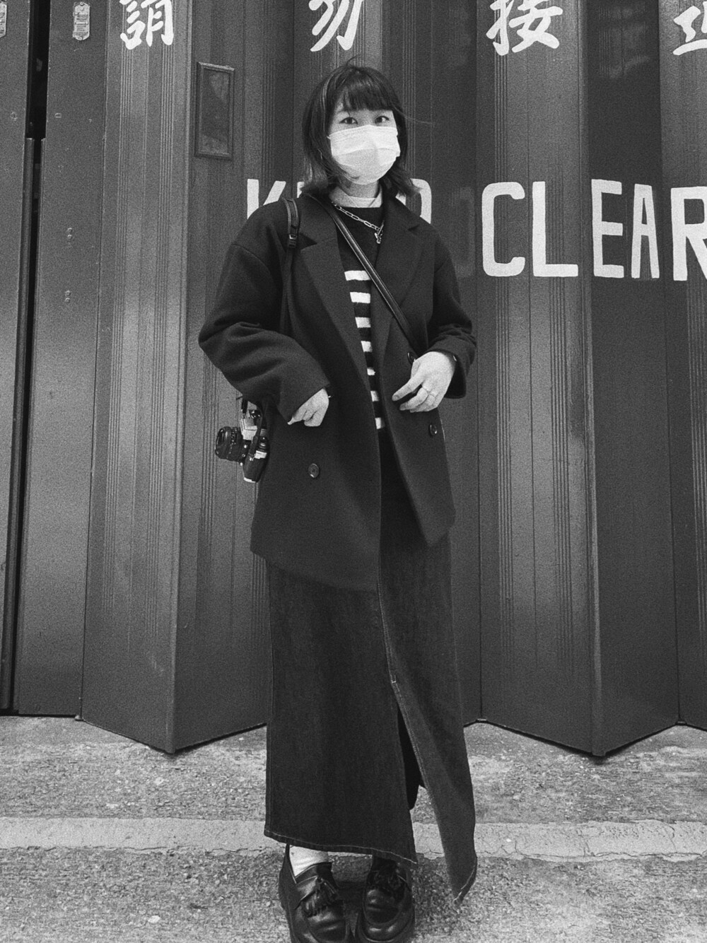 「Dr. Martensの《Dr.Martens》ADRIAN YELLOW STITCH ドクターマーチン エイドリアン イエロー ステッチ（ローファー、ブラック系）」を使った、soyukhungさん（レディース・158cm）の冬コーディネートの1枚目の写真