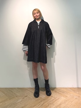 「Barbour（バブアー）のMyra デニム ワンピース（ワンピース、ブラック系）」を使った、Barbour スタッフさん（レディース・157cm）の春コーディネート