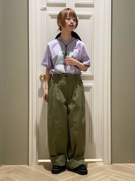 「Barbour（バブアー）のSelena グラフィックTシャツ（レディース）（Tシャツ/カットソー、パープル系）」を使った、Barbour スタッフさん（レディース・157cm）の春コーディネート